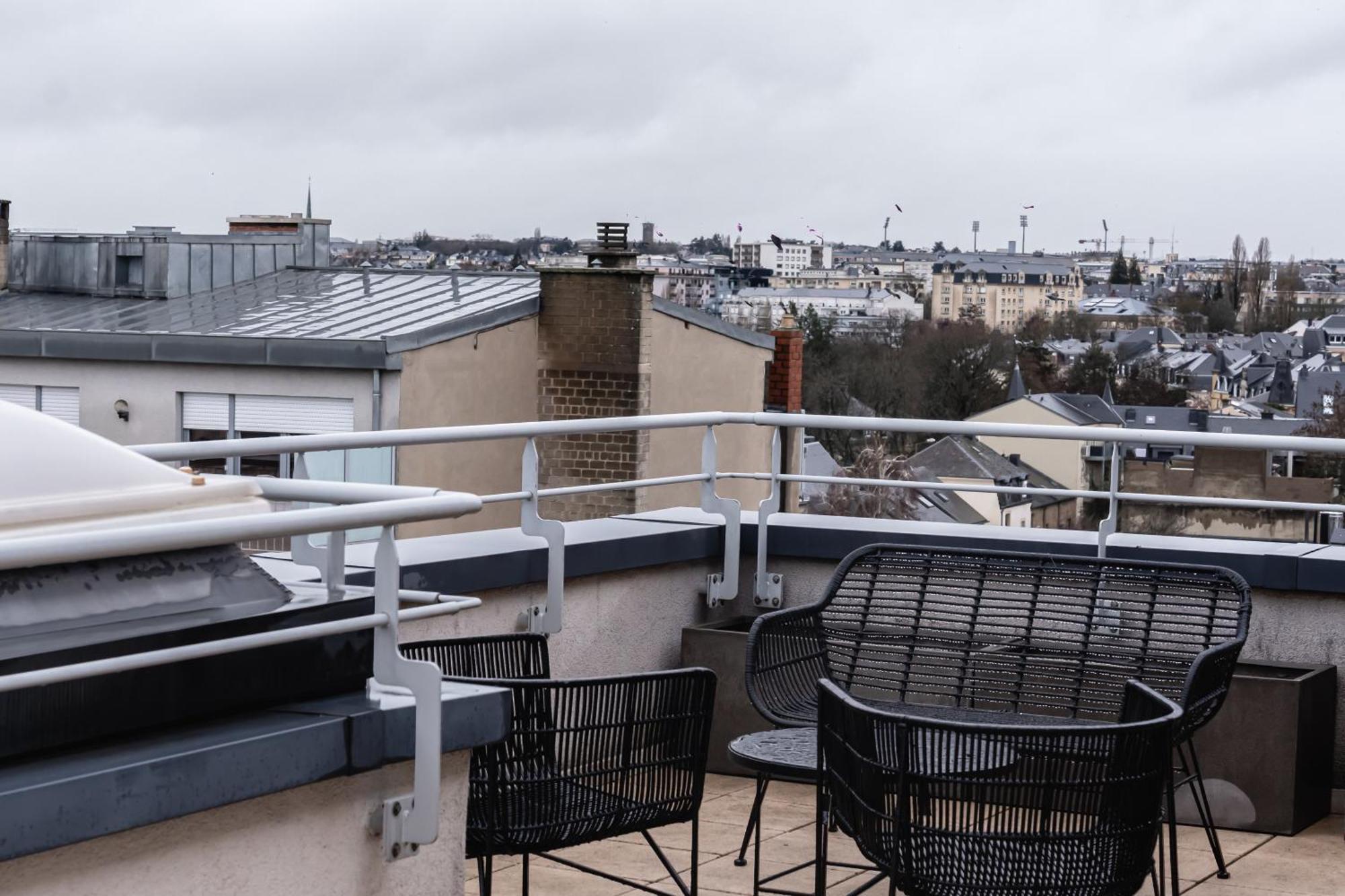 Lux Penthouse - Office, Terrace, Gym & Parking Apartment Luxemburg